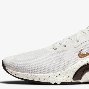 NIke PD-05 Women renew in season tr 11 PRM Size 6 NWT